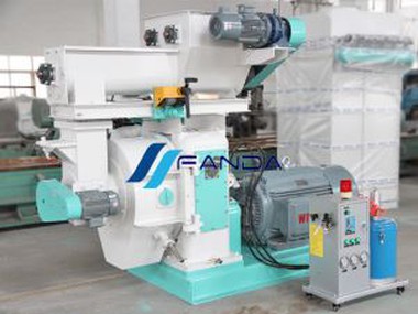 기계를 만드는 톱밥 펠렛